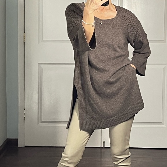 Quinn 100% cashmere longline tunic sweater size M